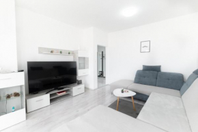 Cozy and modern apartment Luce